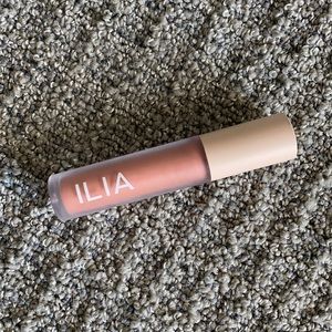 Ilia liquid powder eye tint in mythic